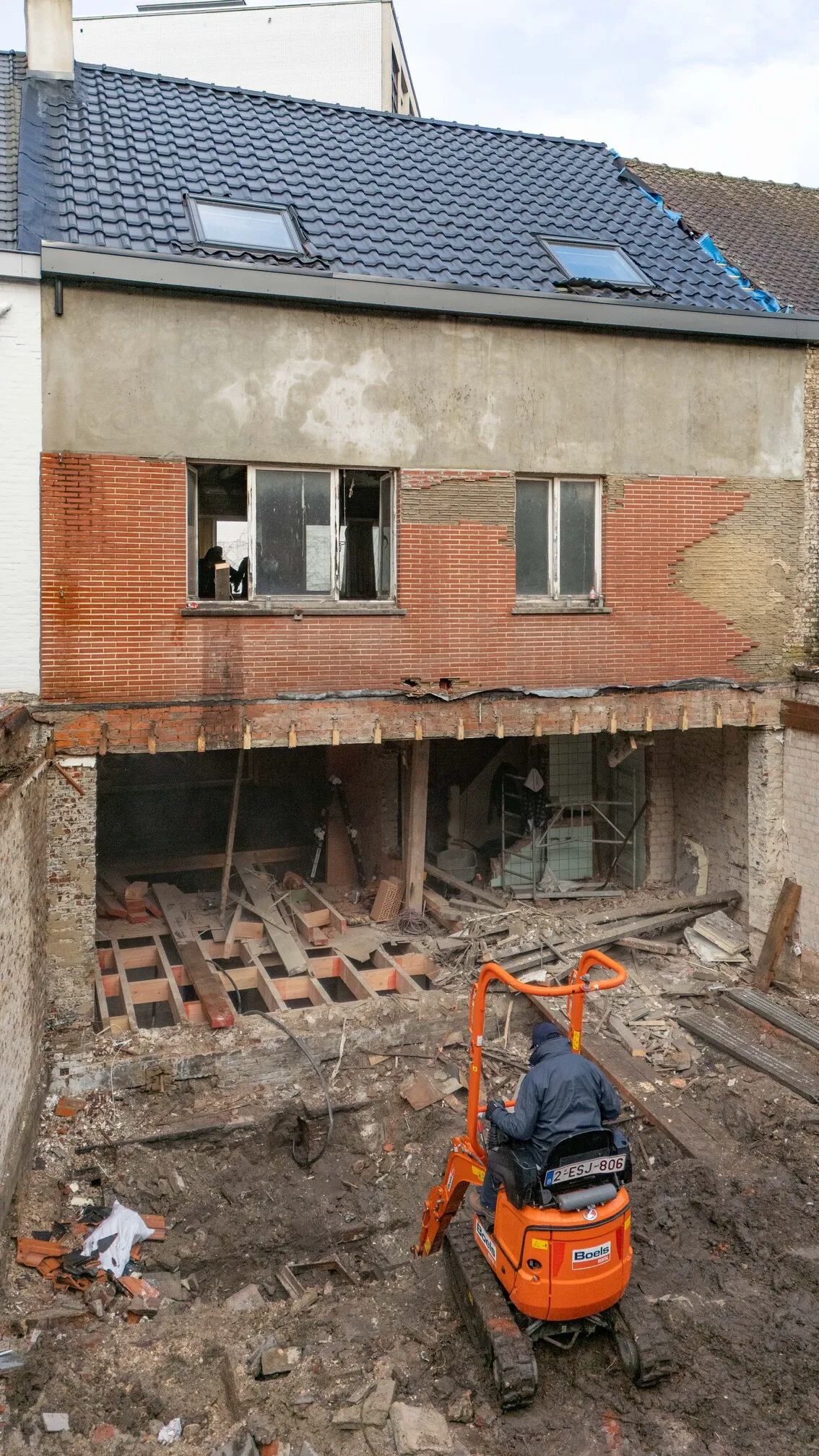 Volledige renovatie van dak en achtergevel van een woning